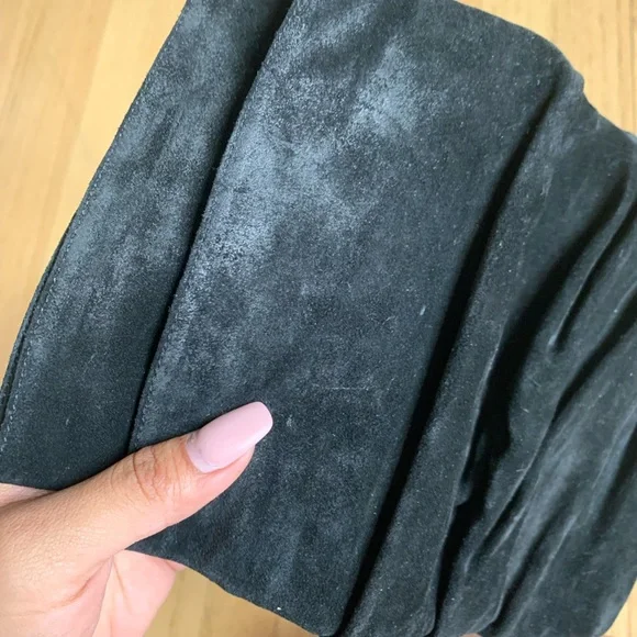 Authentic Burberry Black Suede Knee High Boots - Picture 2 of 16